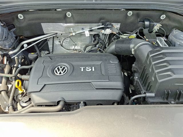 Used 2022 Volkswagen Atlas Cross Sport SEL R-Line AWD/4WD image 30