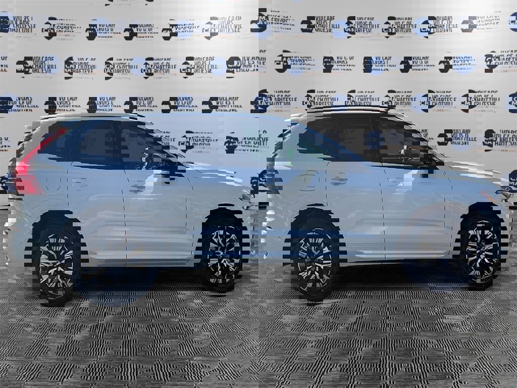 Certified 2023 Volvo XC60 B5 Plus image 6
