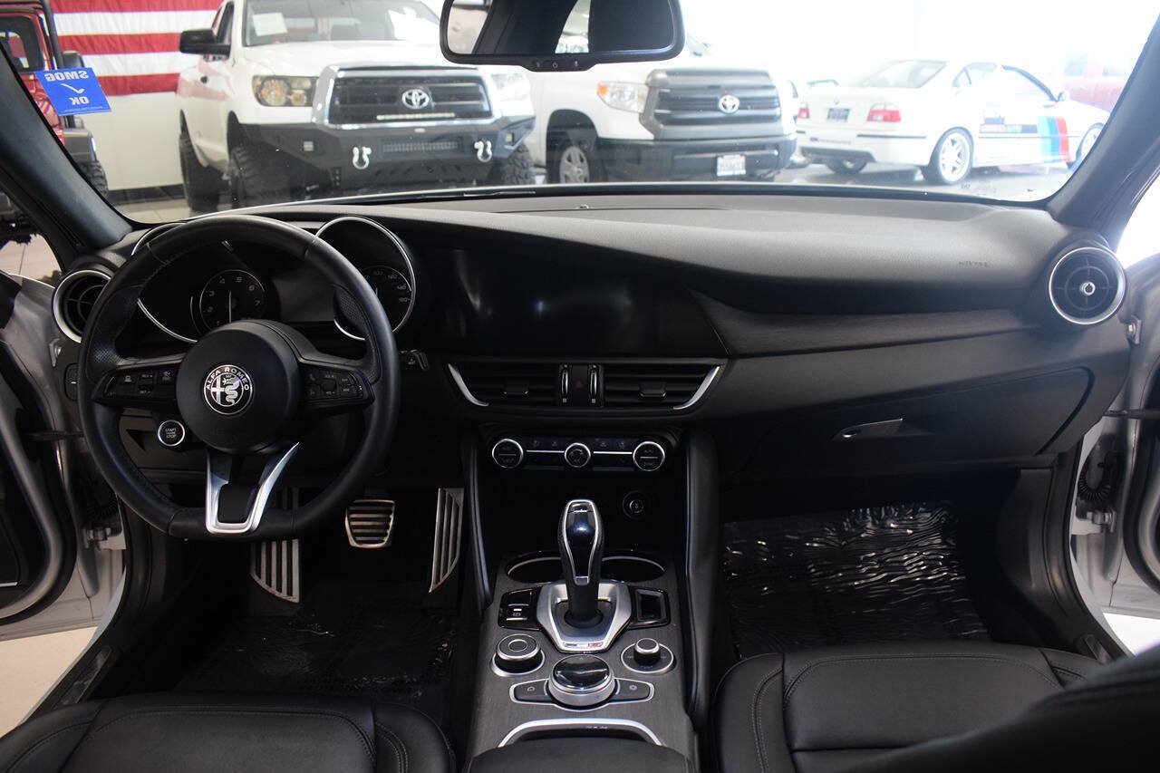 Used 2022 Alfa Romeo Giulia Ti RWD image 31