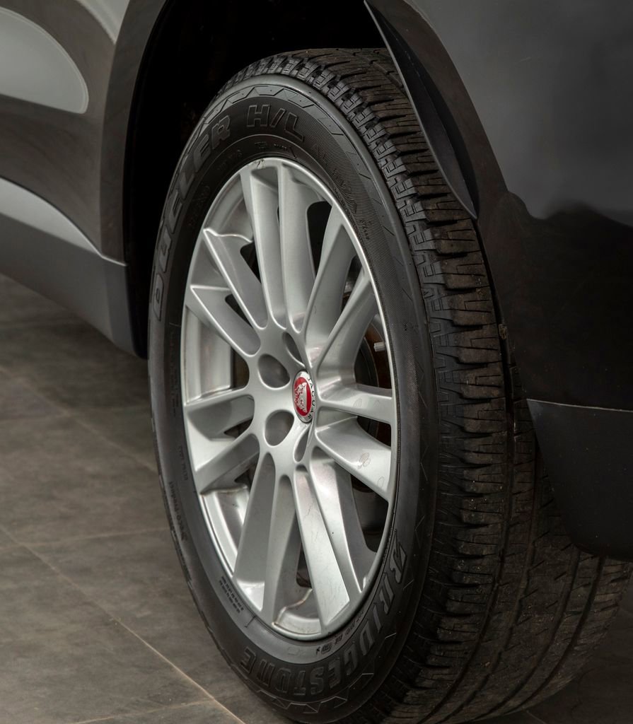 Used 2020 Jaguar F-PACE Prestige image 10