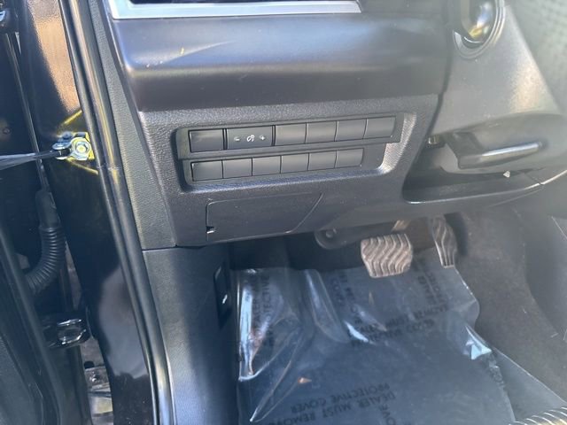 Used 2022 Mitsubishi Outlander ES image 12