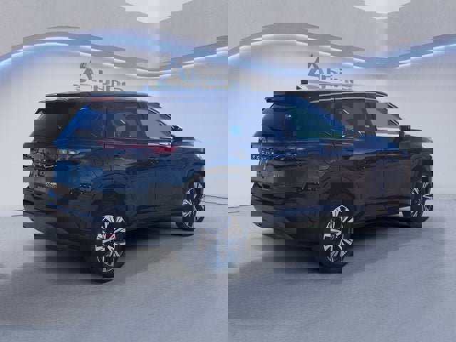 Used 2023 Nissan Rogue SV image 5