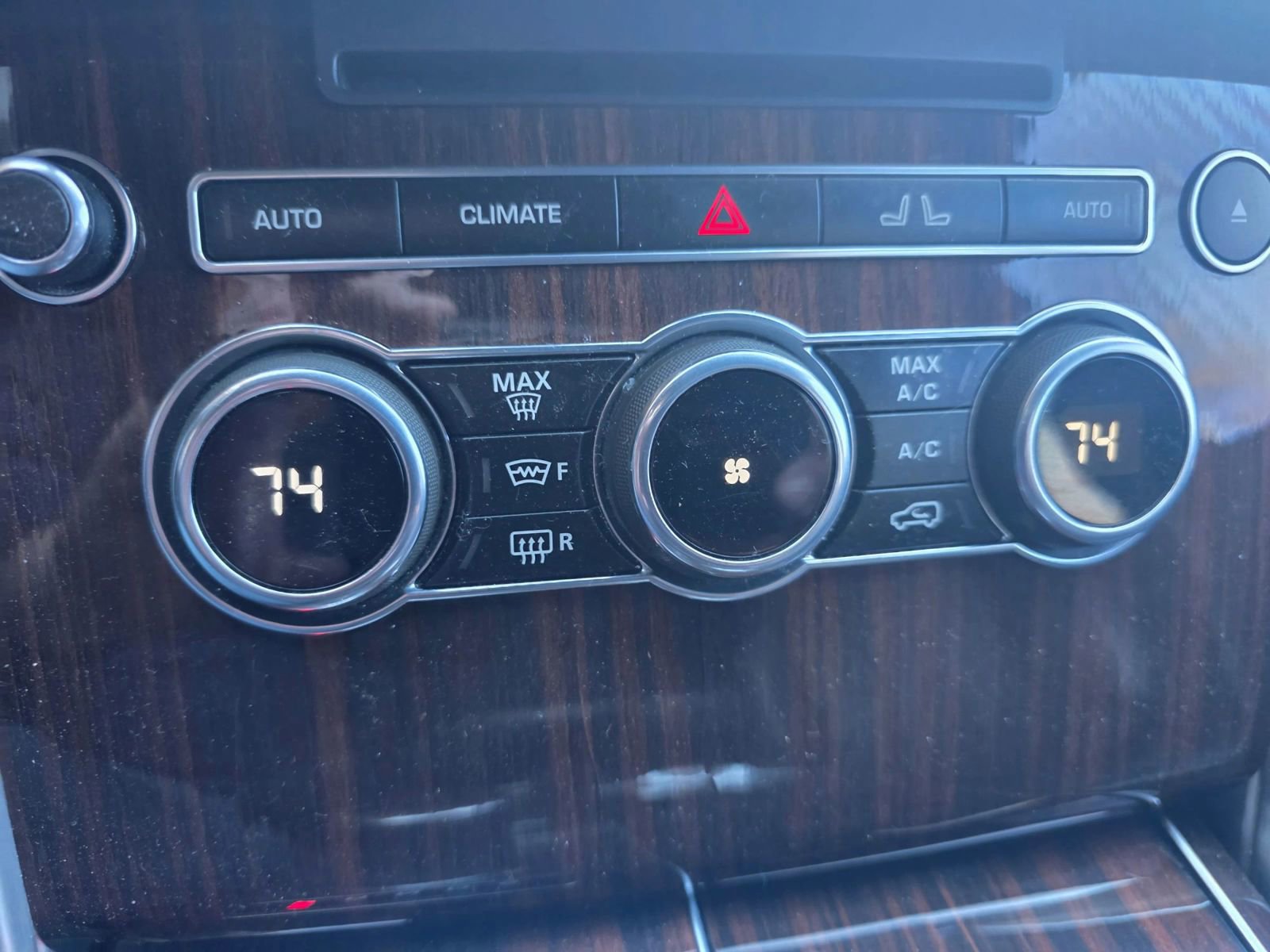 Used 2015 Land Rover Range Rover Long Wheelbase Supercharged image 29