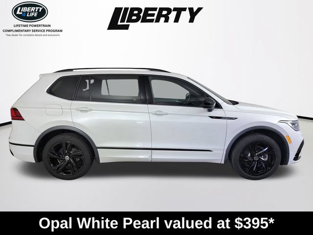 Used 2023 Volkswagen Tiguan SE R-Line AWD/4WD image 2