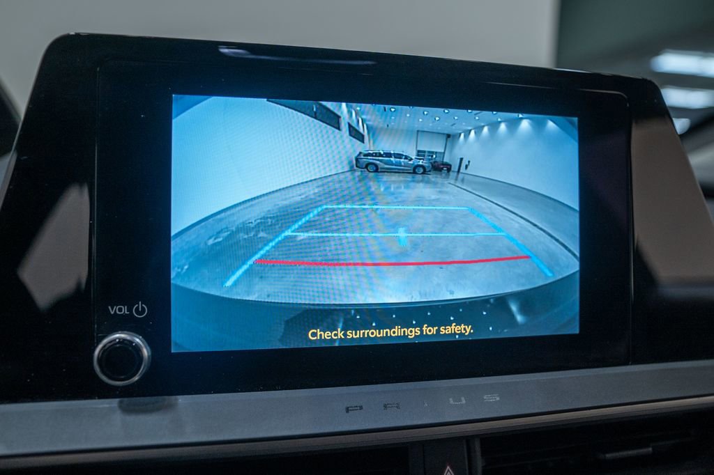 Used 2025 Toyota Prius LE image 29