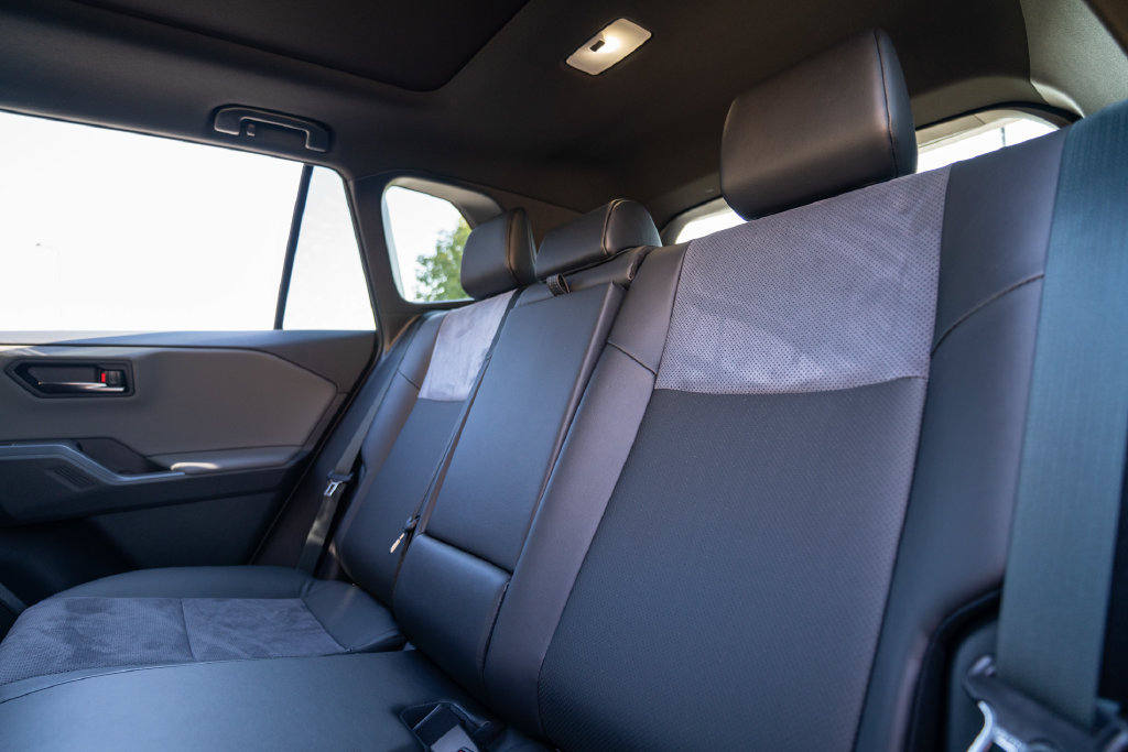 New 2026 Toyota RAV4 XSE w/ Panoramic Sun Roof Package AWD/4WD image 39