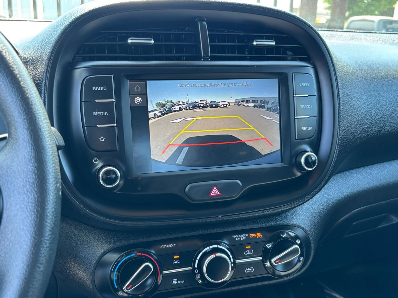 Used 2025 Kia Soul LX w/ LX Technology Package FWD image 24