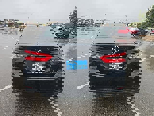 Used 2020 Toyota Camry LE image 6