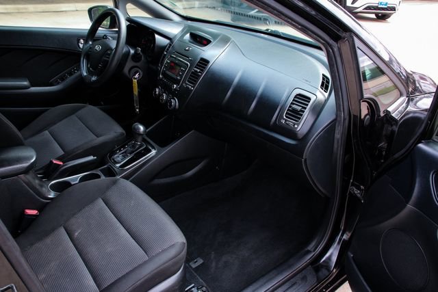 Used 2017 Kia Forte LX image 24
