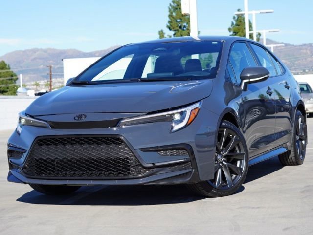 Used 2024 Toyota Corolla SE image 2