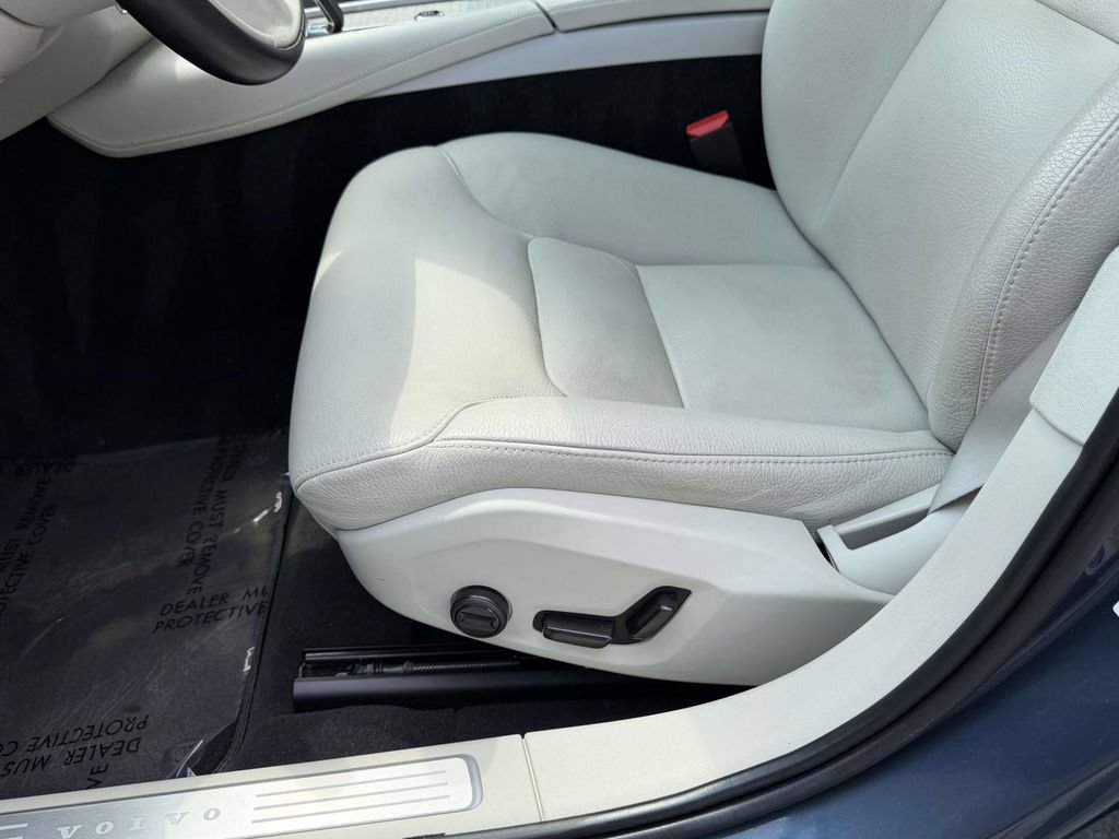 Used 2023 Volvo S90 B6 Plus AWD/4WD image 17
