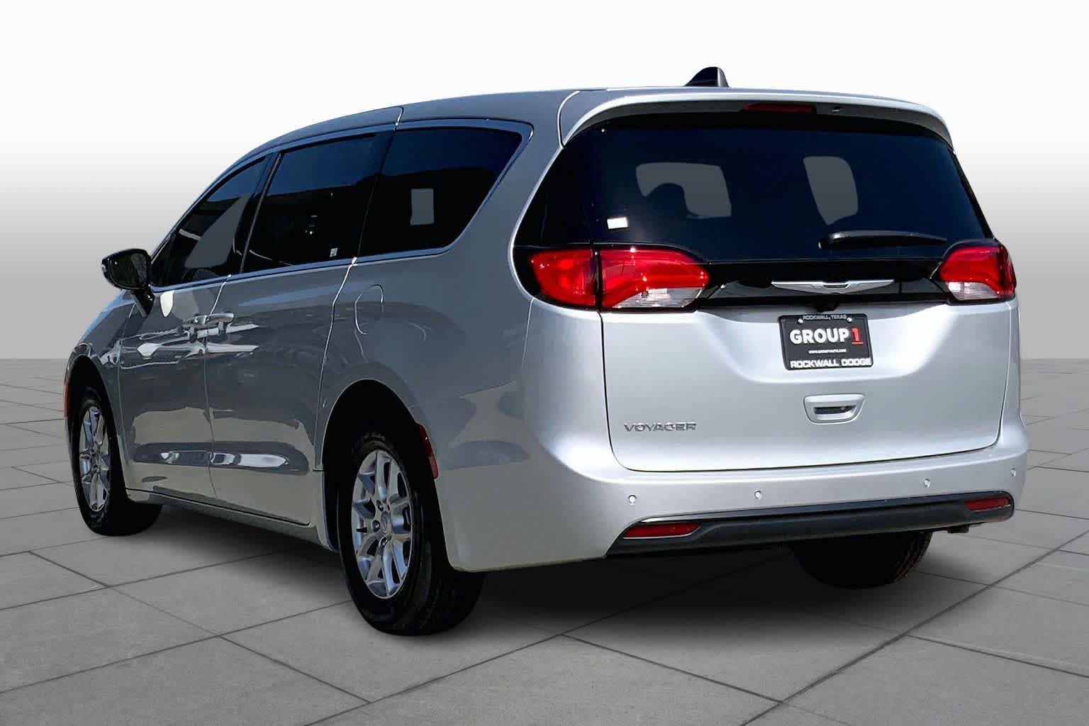 New 2026 Chrysler Voyager LX FWD image 9