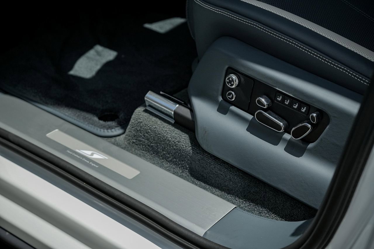 New 2025 Bentley Bentayga AWD/4WD image 33