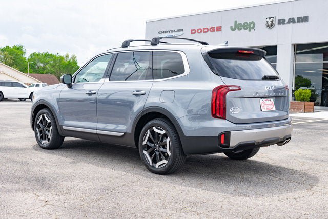 Used 2025 Kia Telluride S AWD/4WD image 3