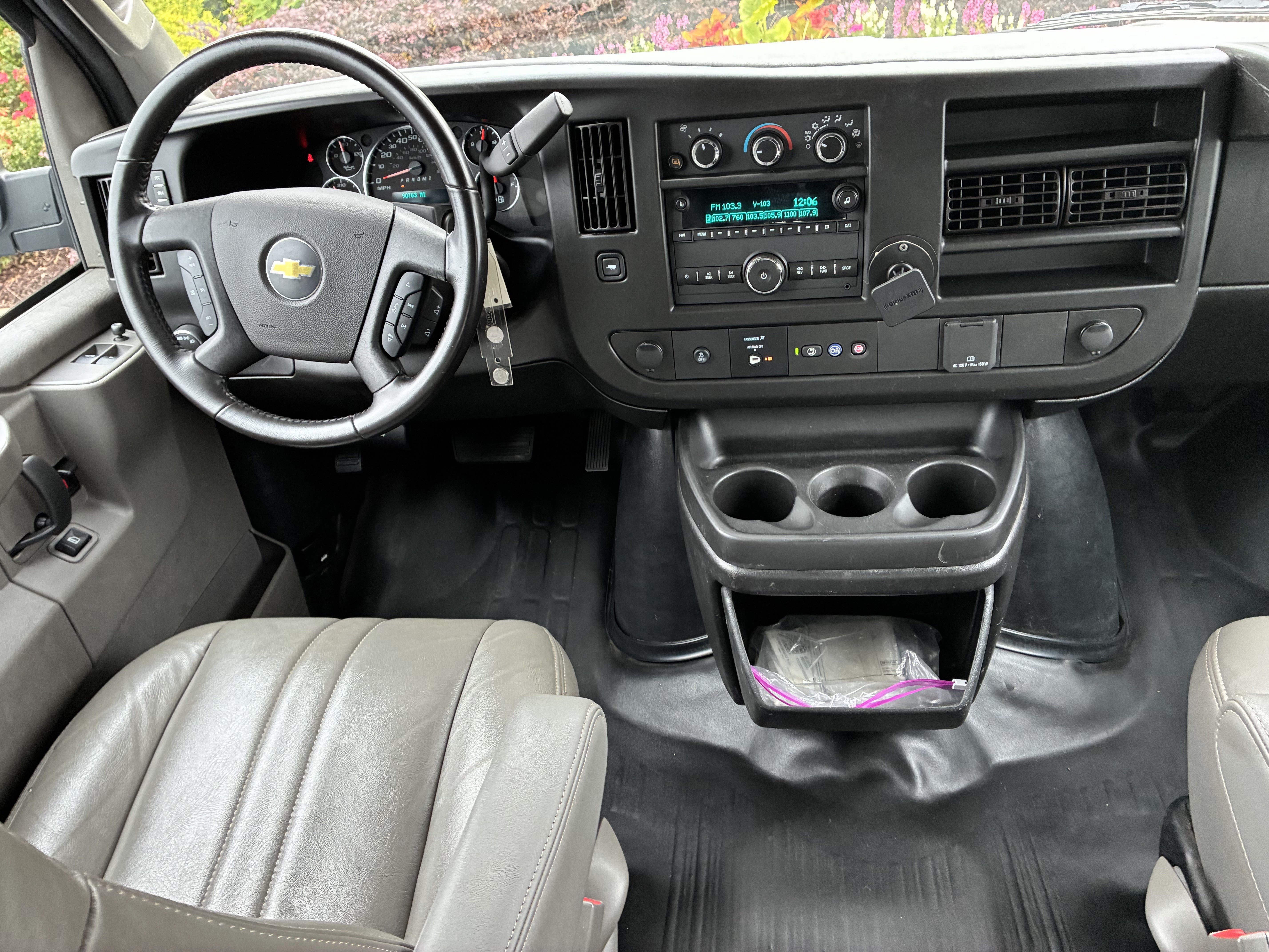 Used 2022 Chevrolet Express 2500 w/ Driver Convenience Package RWD image 23