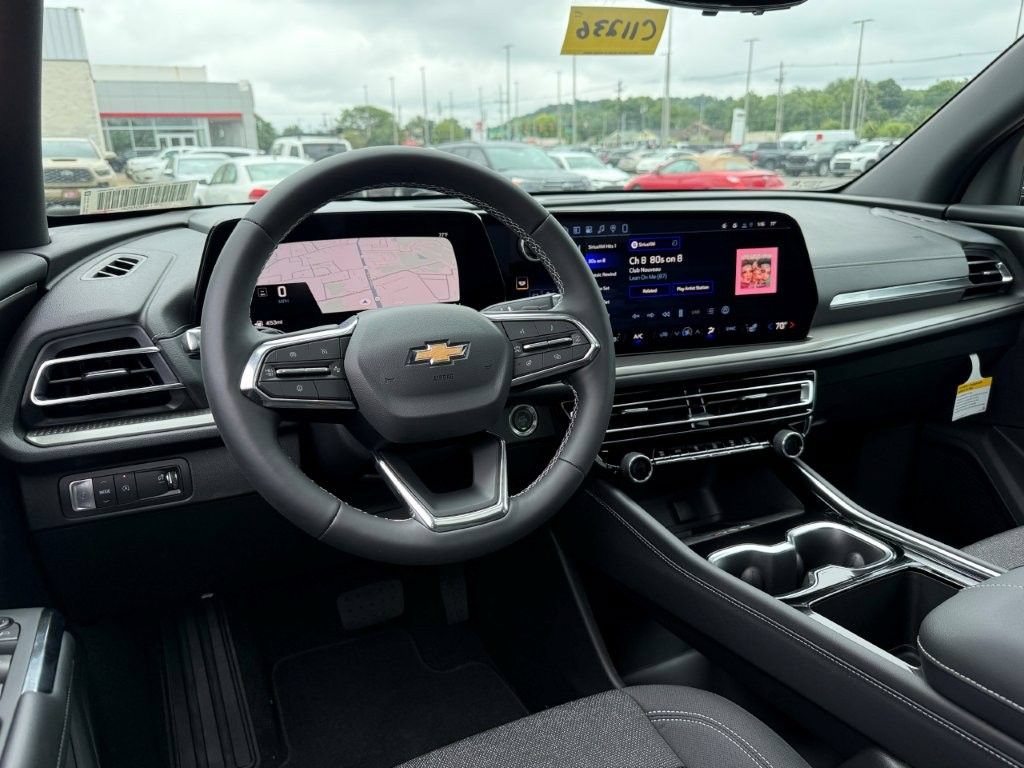 New 2026 Chevrolet Traverse LT w/ Sun and Wheel Package FWD image 17