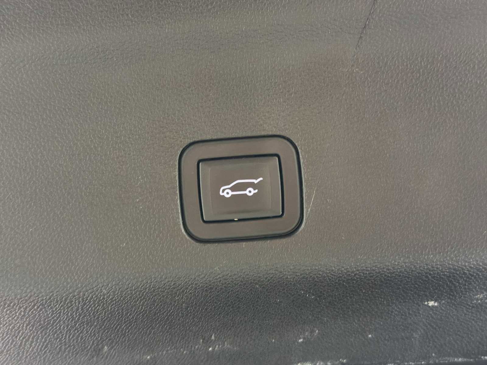 Certified 2023 GMC Yukon Denali image 38