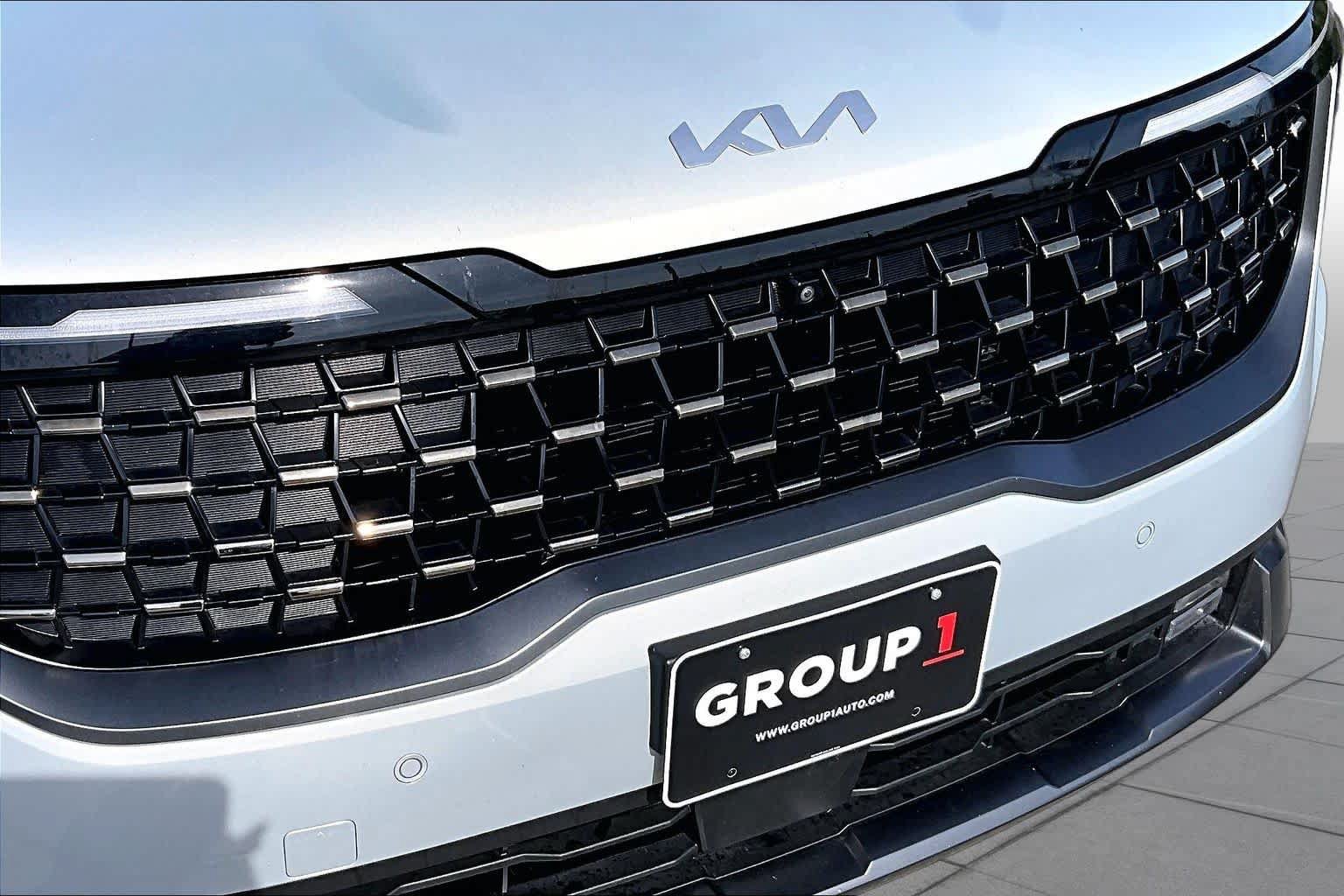 Certified 2025 Kia Carnival SX Prestige FWD image 30