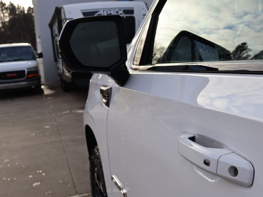 New 2025 GMC Yukon AT4 Ultimate image 11