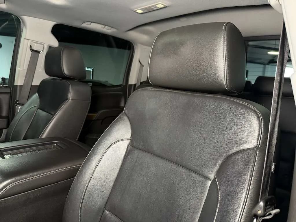 Used 2018 Chevrolet Silverado 1500 LTZ w/ LTZ Plus Package AWD/4WD image 24