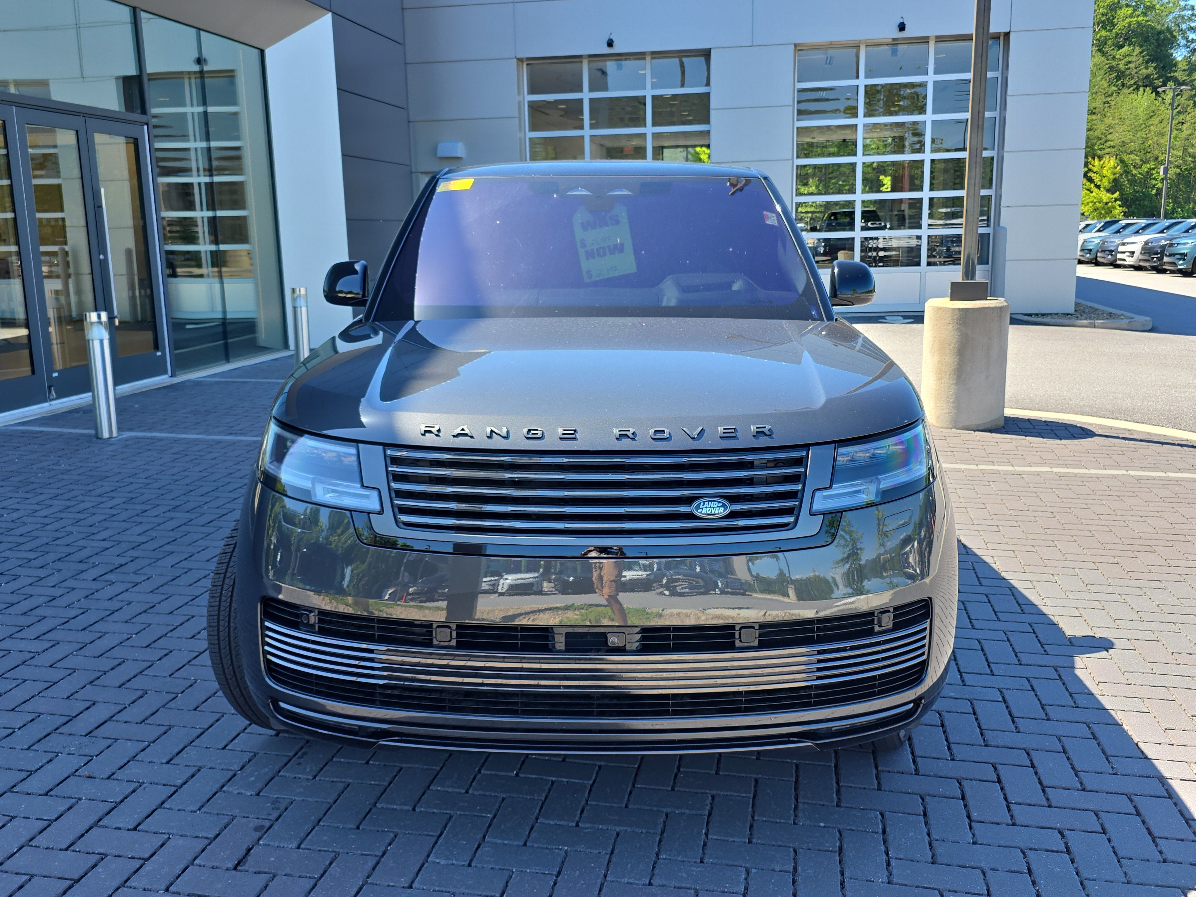 Certified 2023 Land Rover Range Rover SV AWD/4WD image 2