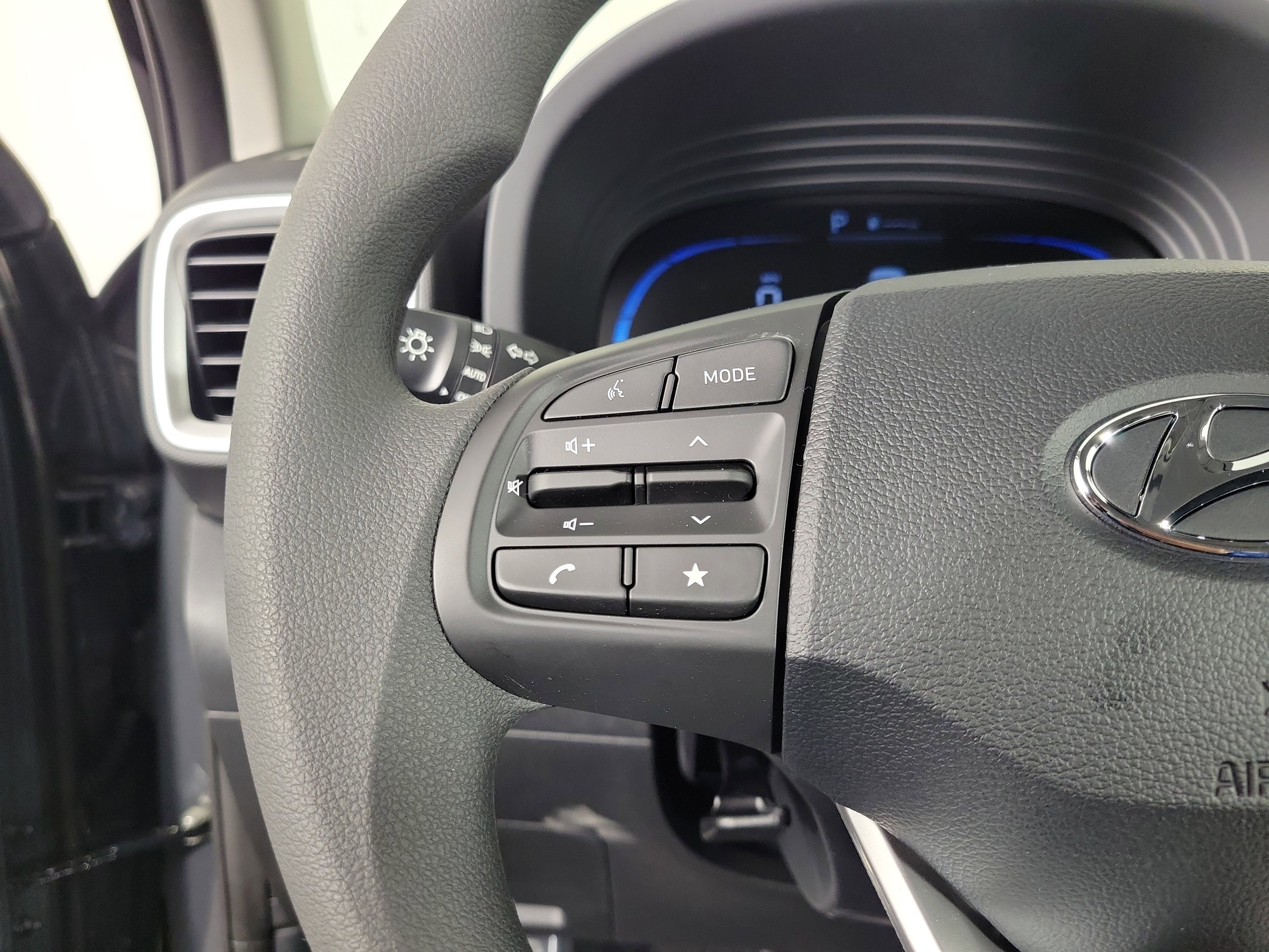 New 2026 Hyundai Venue SE image 22