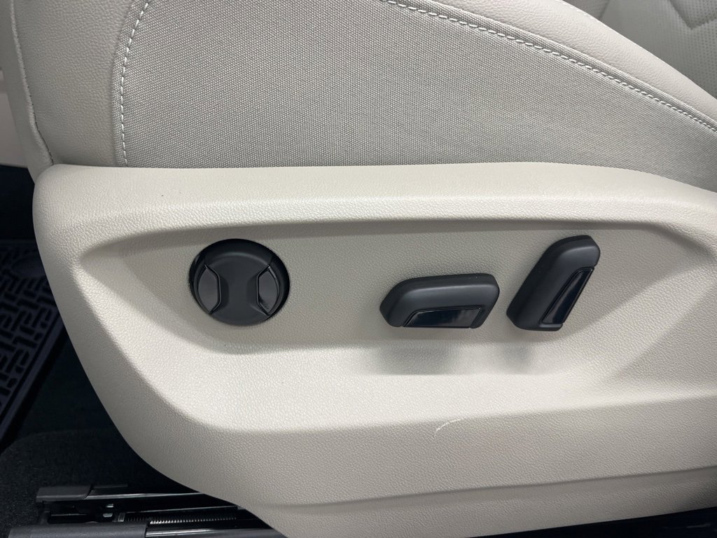 Certified 2025 Volkswagen Atlas SE image 15