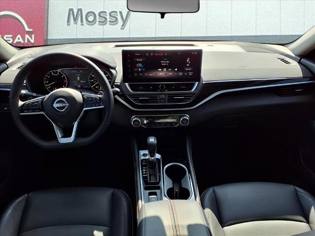 Certified 2025 Nissan Altima 2.5 SR w/ SR Premium Package image 11