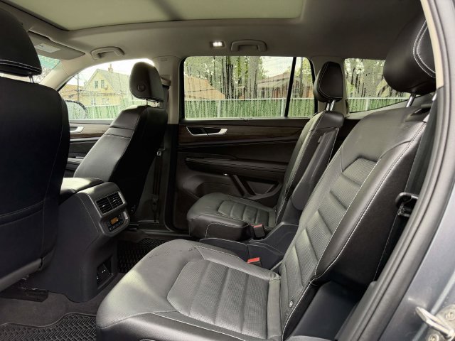 Certified 2024 Volkswagen Atlas SEL AWD/4WD image 13
