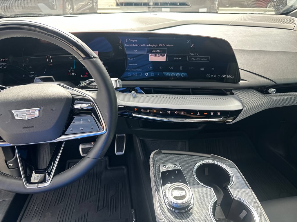 Used 2025 Cadillac Optiq Luxury 1 AWD/4WD image 23