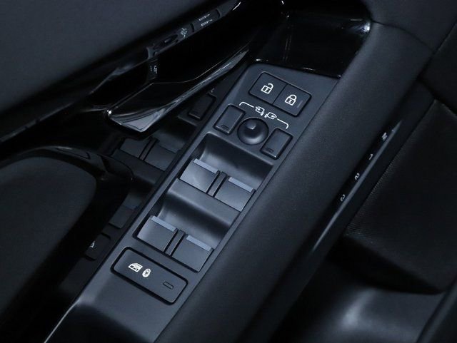 Certified 2025 Land Rover Range Rover Evoque S AWD/4WD image 17