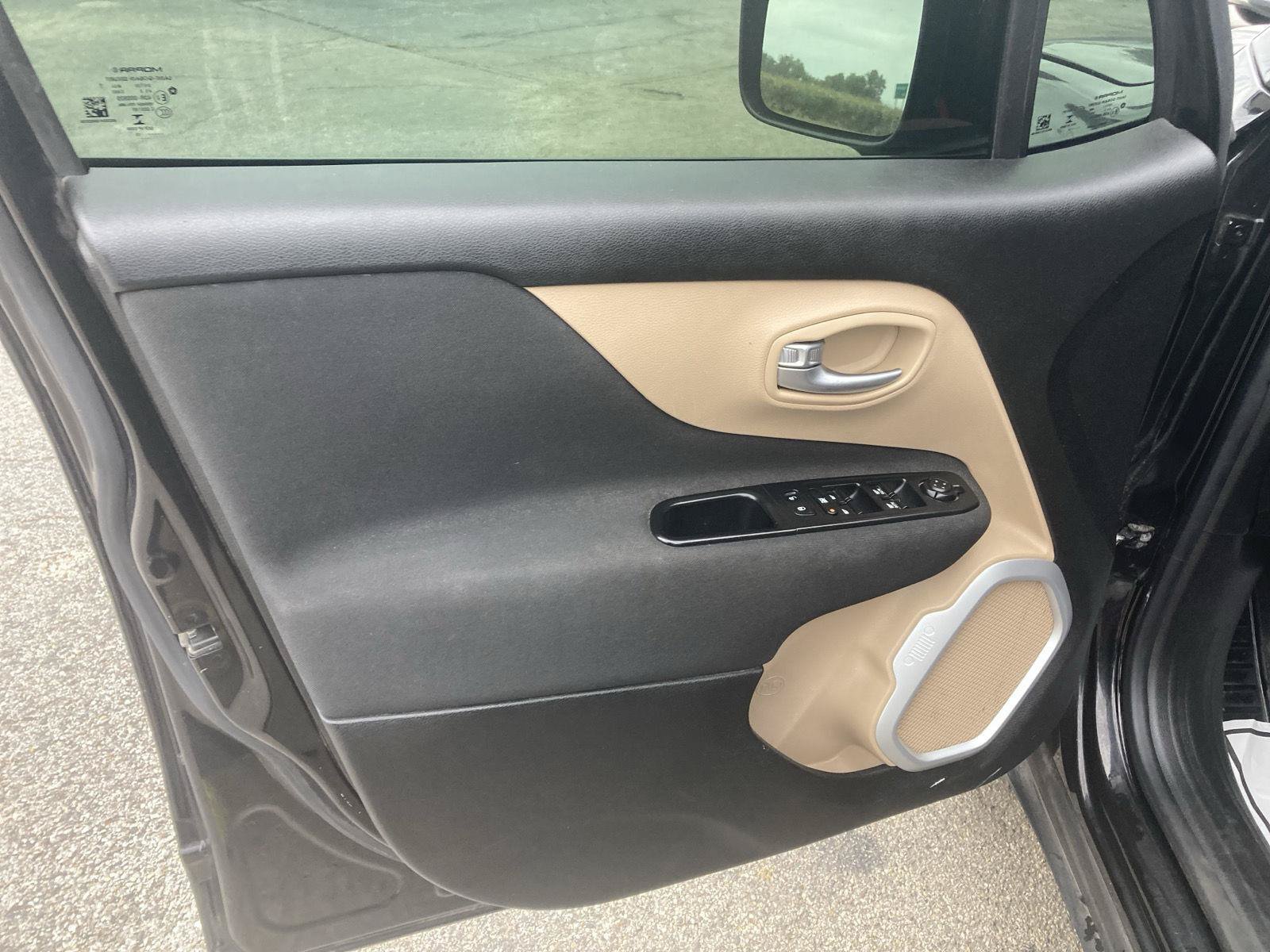 Used 2015 Jeep Renegade Sport w/ Power & Air Group FWD image 11
