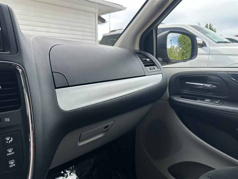 Used 2016 Dodge Grand Caravan SE w/ Quick Order Package 29E SE FWD image 27