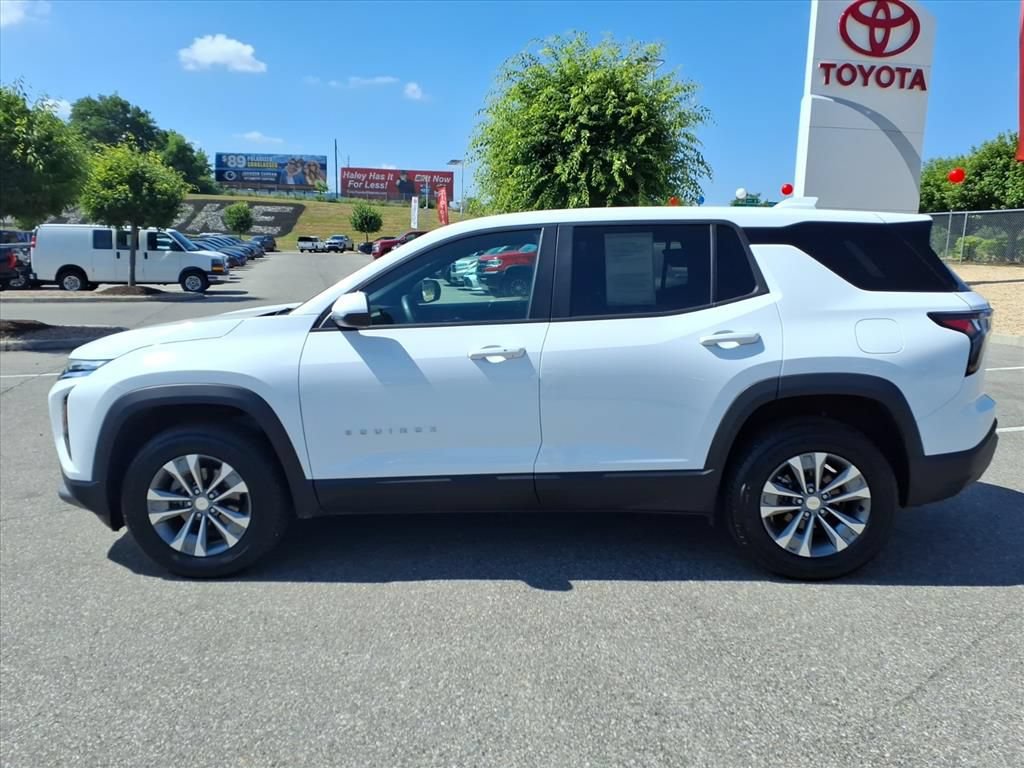 Used 2026 Chevrolet Equinox LT FWD image 8