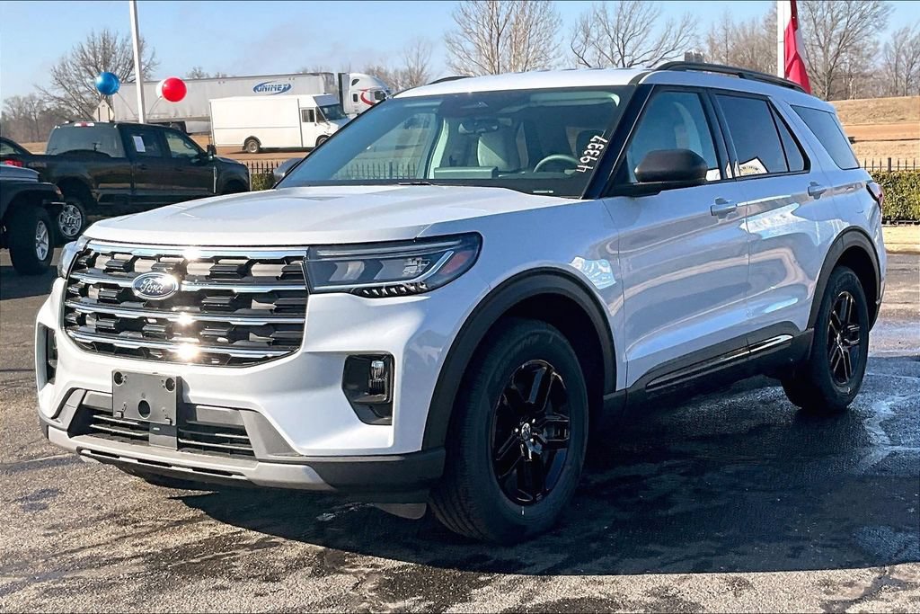 New 2026 Ford Explorer Active w/ Active Comfort Package RWD image 2