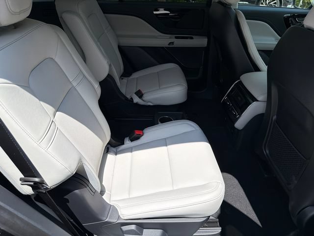 New 2026 Lincoln Aviator 2WD w/ Jet Appearance Package image 16