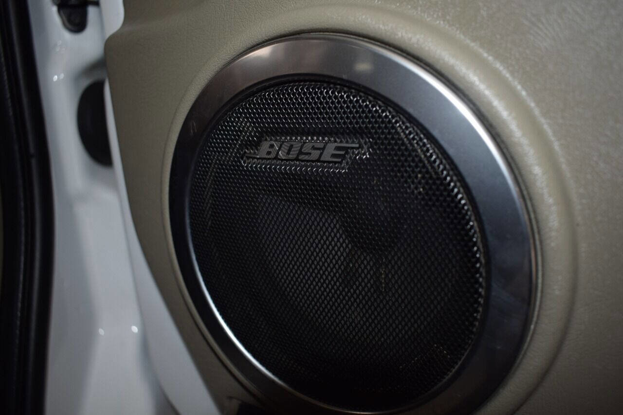 Used 2003 HUMMER H2 w/ Preferred Equipment Group image 50