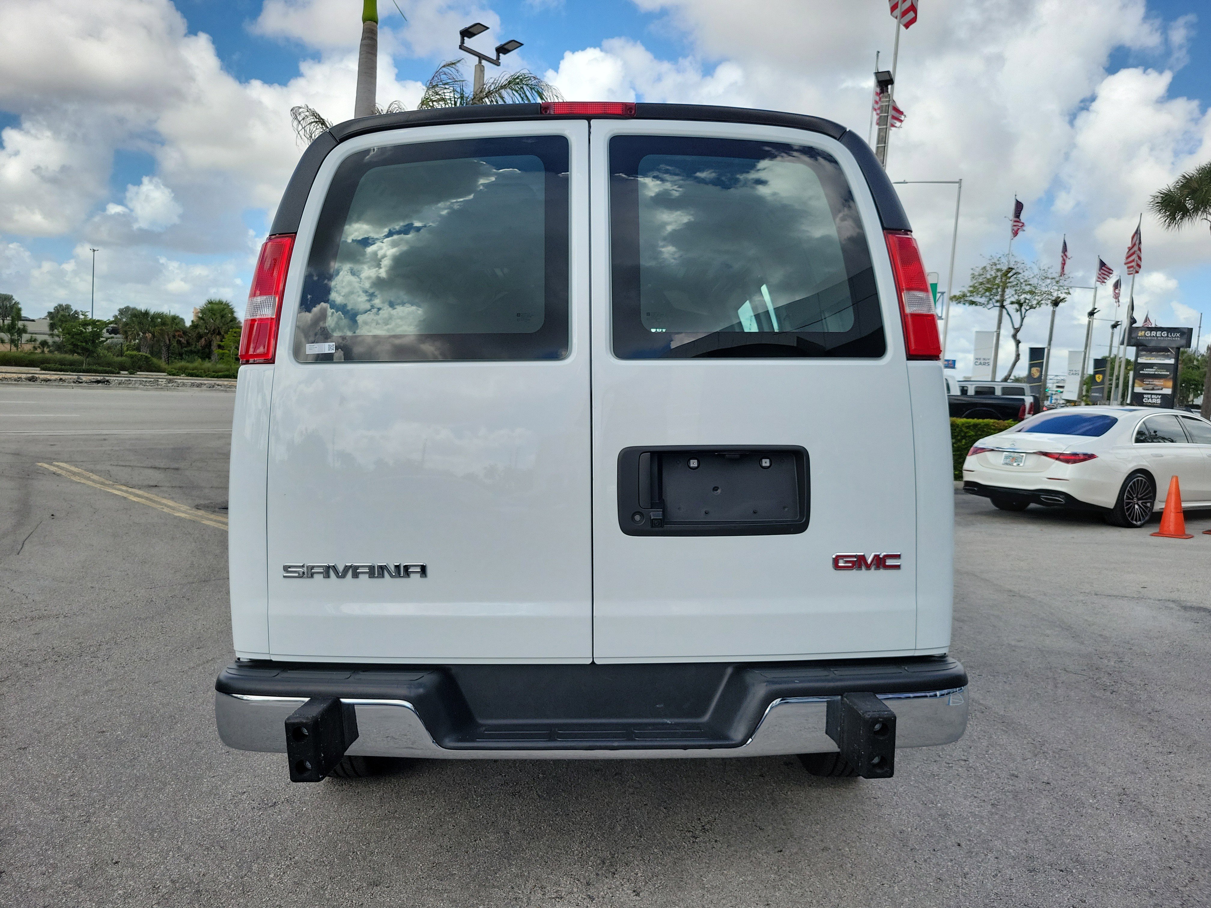 Used 2024 GMC Savana 2500 w/ Driver Convenience Package image 6