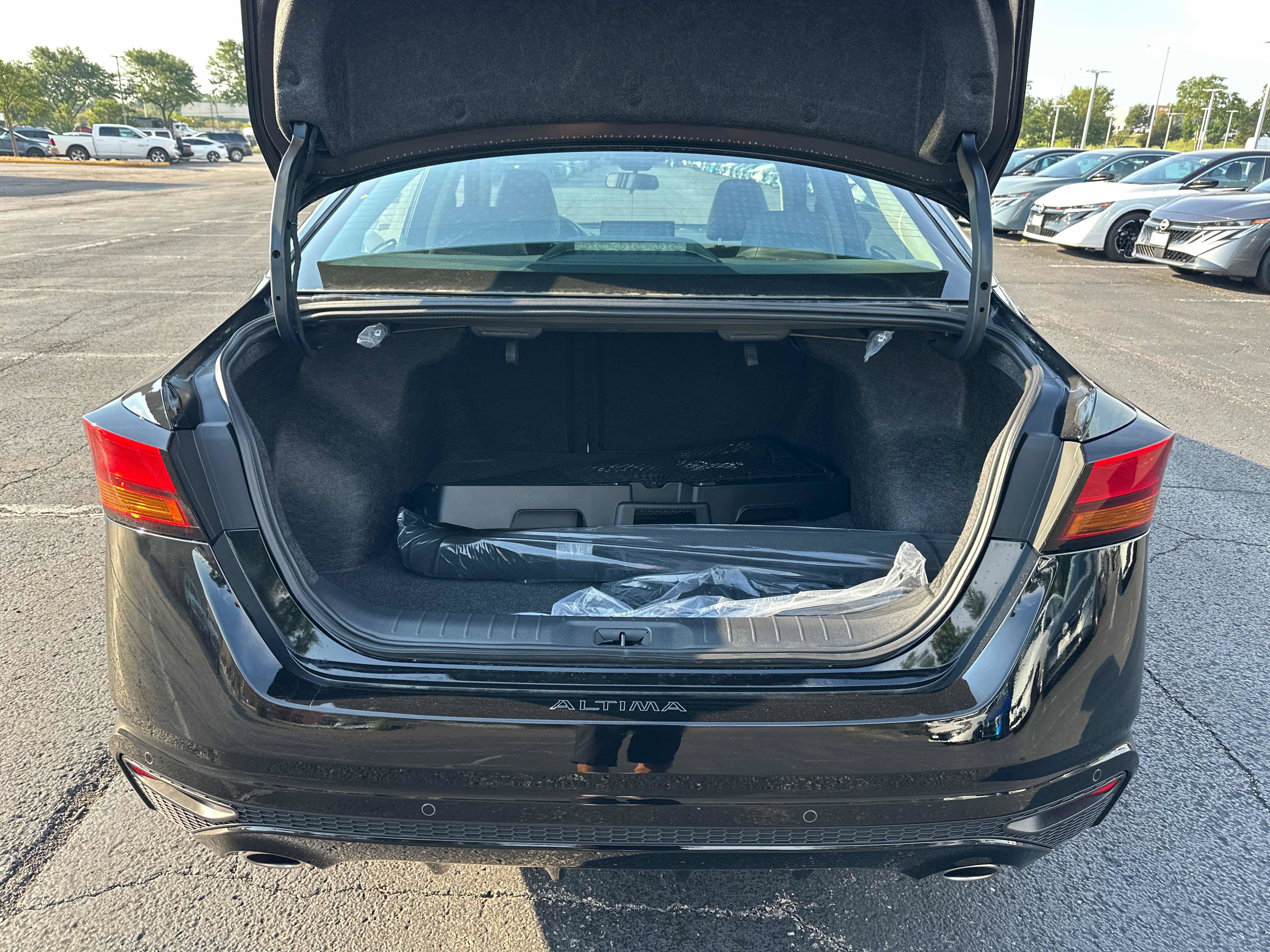 New 2026 Nissan Altima 2.5 SR AWD/4WD image 13