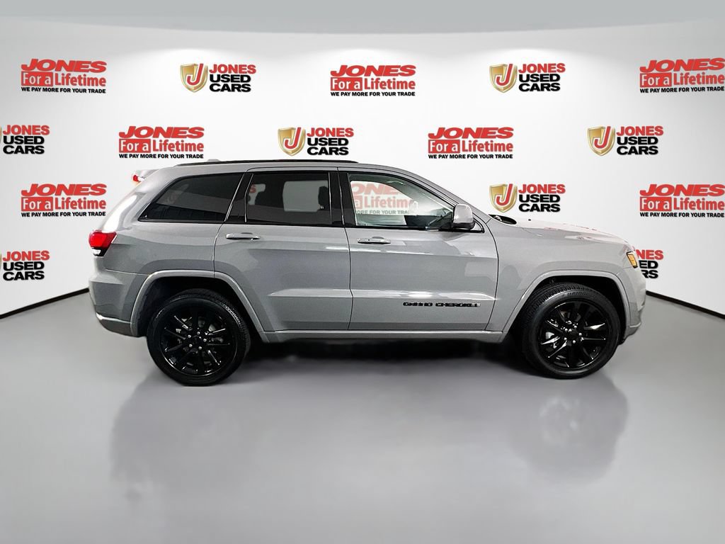 Used 2019 Jeep Grand Cherokee Altitude AWD/4WD image 17