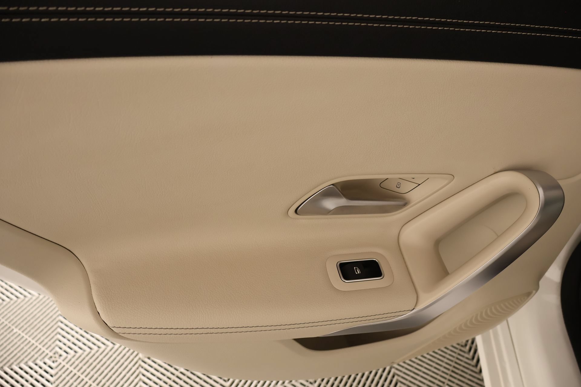 Used 2023 Mercedes-Benz CLA 250 4MATIC image 16