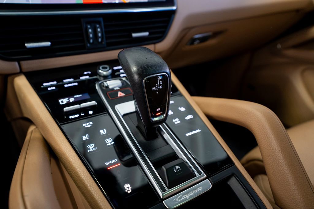 Used 2021 Porsche Cayenne AWD/4WD image 42