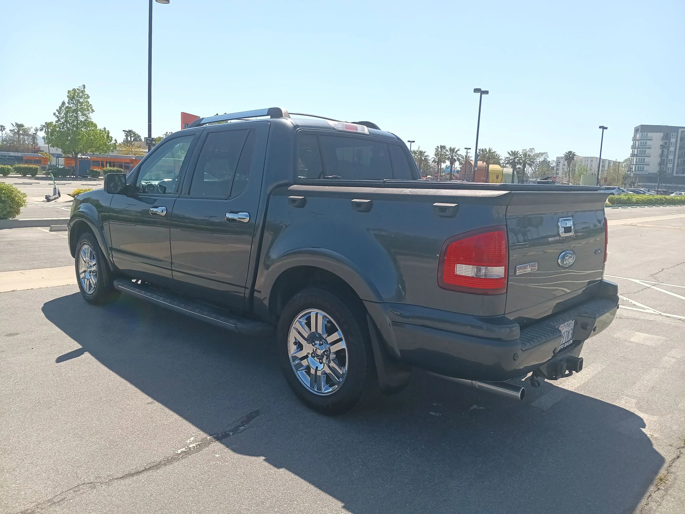 Used 2010 Ford Explorer Sport Trac Limited image 6