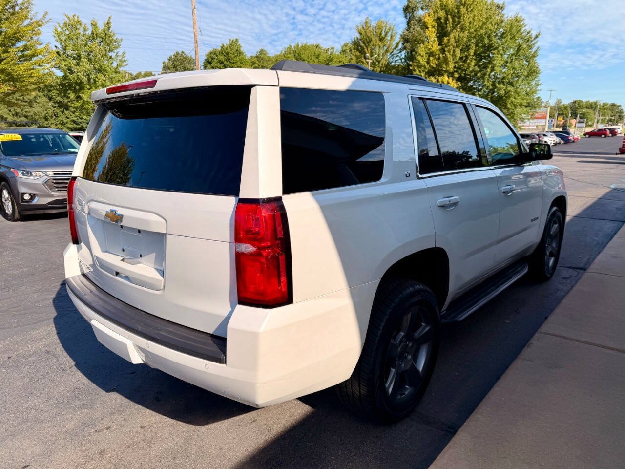 Used 2016 Chevrolet Tahoe LT w/ Luxury Package AWD/4WD image 3