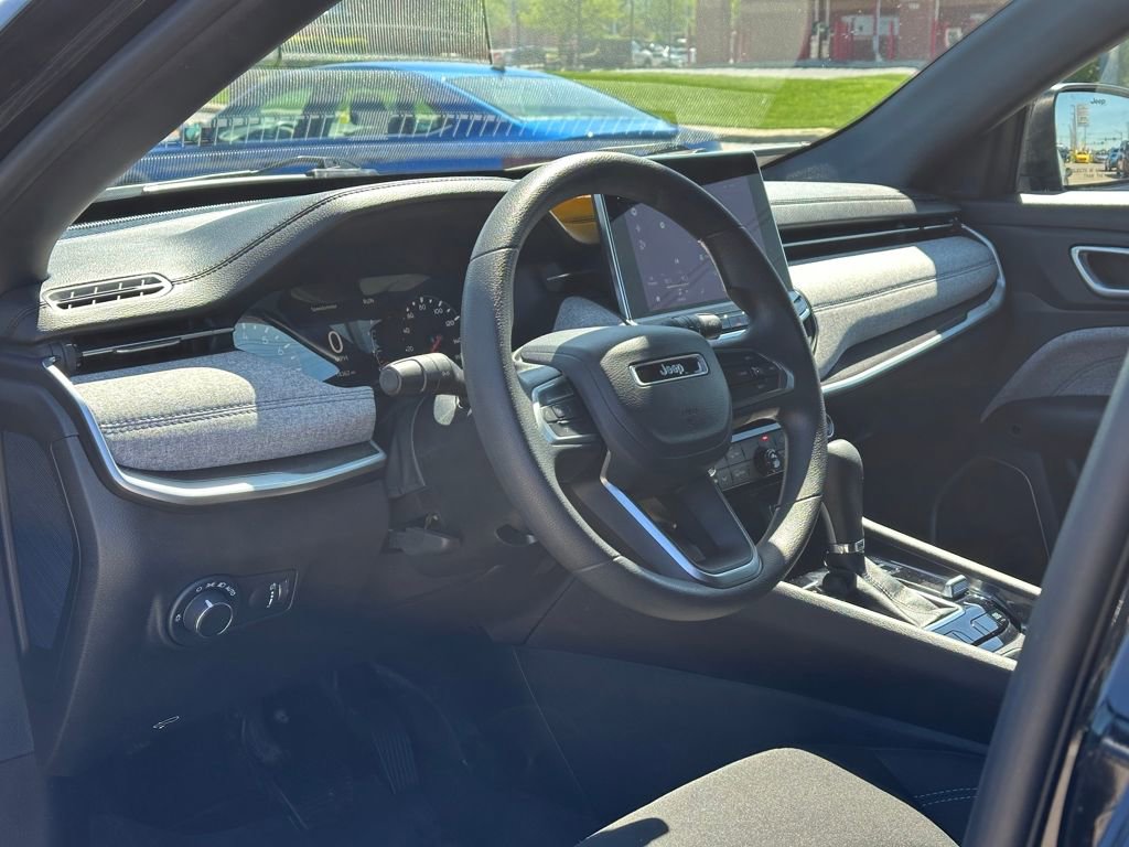 Used 2023 Jeep Compass Sport image 24