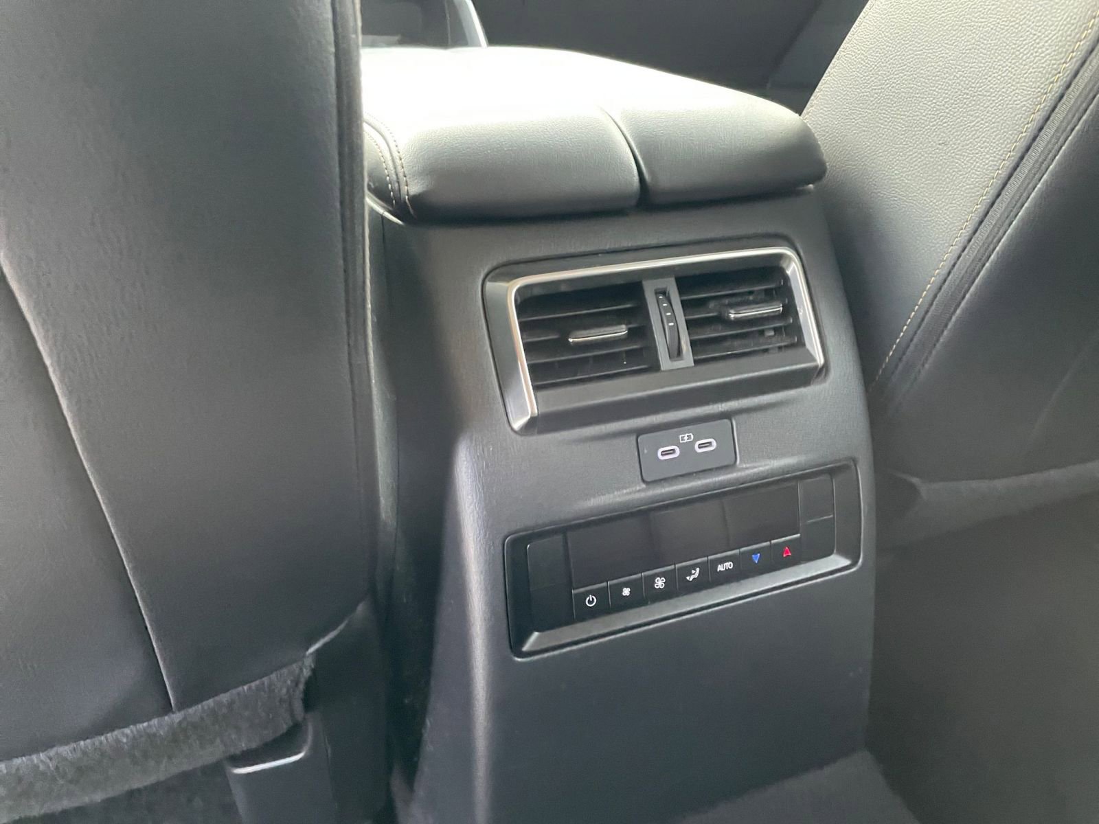 Used 2025 MAZDA CX-70 3.3 Turbo w/ Preferred Package image 25