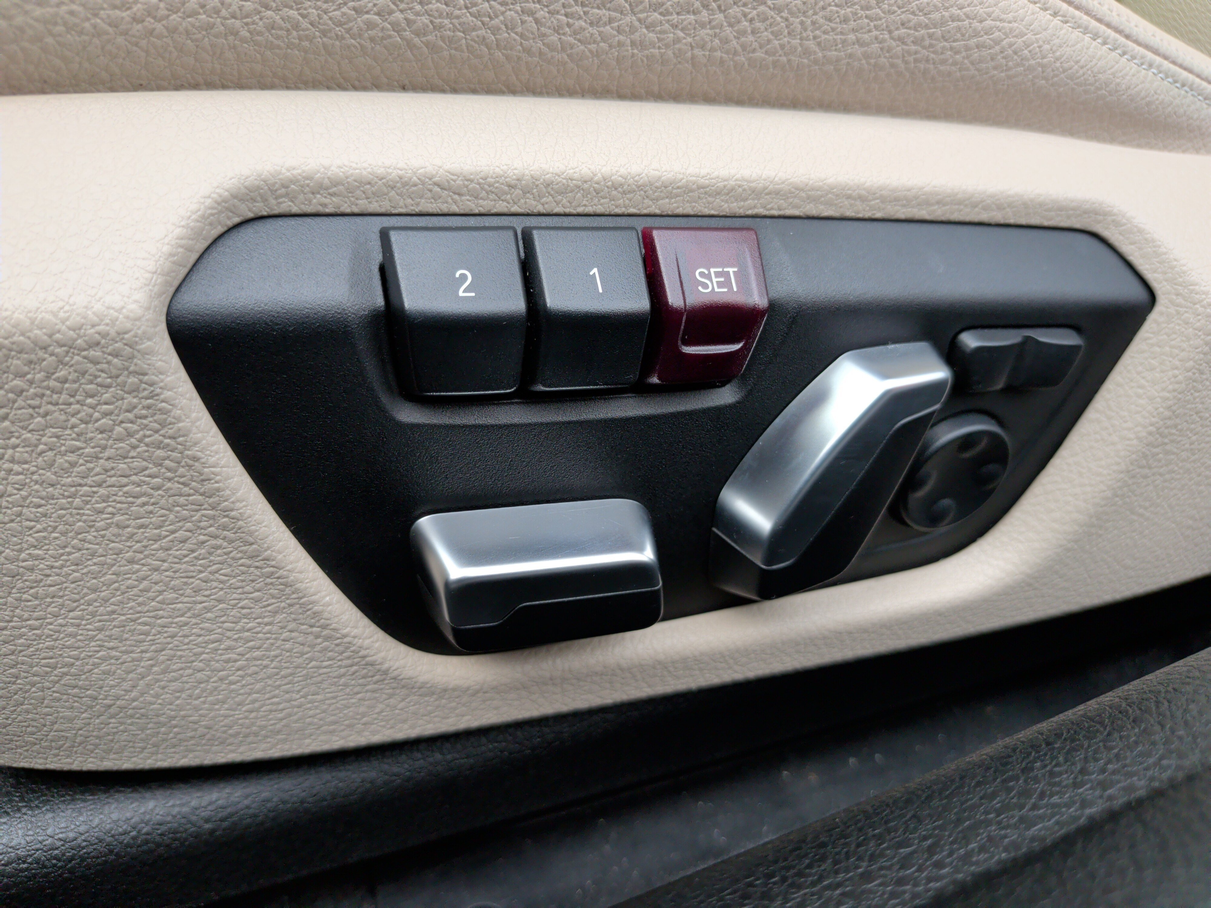 Used 2020 BMW 230i Coupe w/ Convenience Package image 25