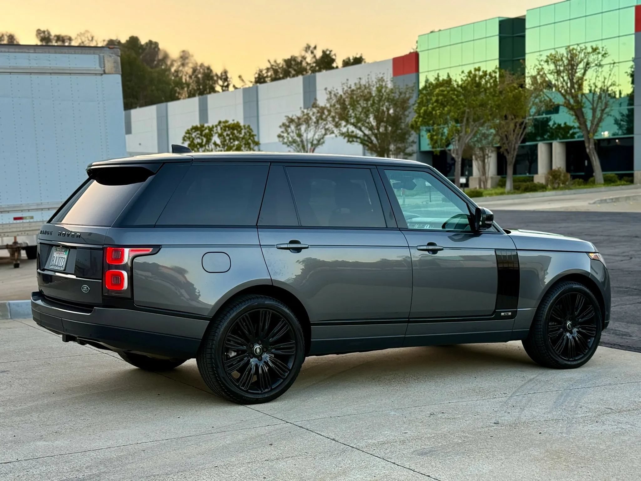 Used 2019 Land Rover Range Rover Long Wheelbase Supercharged AWD/4WD image 21
