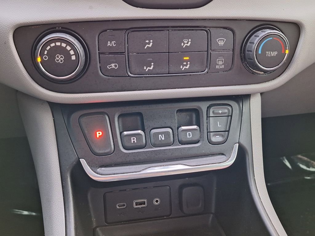 Used 2021 GMC Terrain SLE image 22