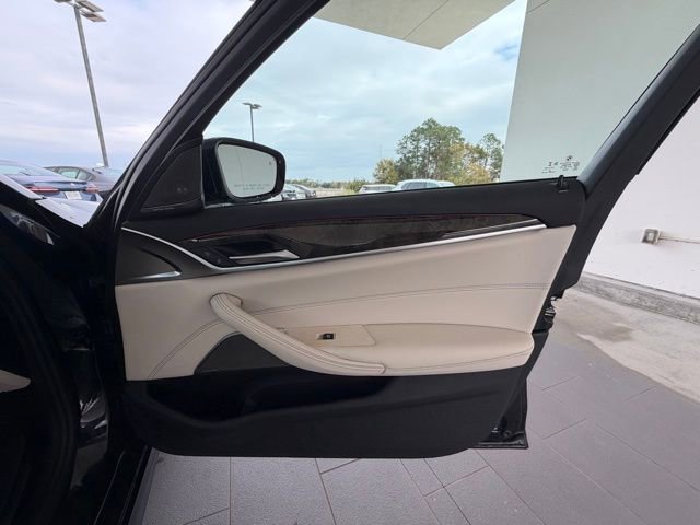 Certified 2023 BMW 540i w/ M Sport Package image 40